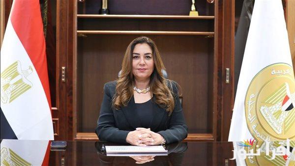 وزيرة التنمية المحلية تعتمد حركة جديدة لسكرتيري العموم والمساعدين بالمحافظات